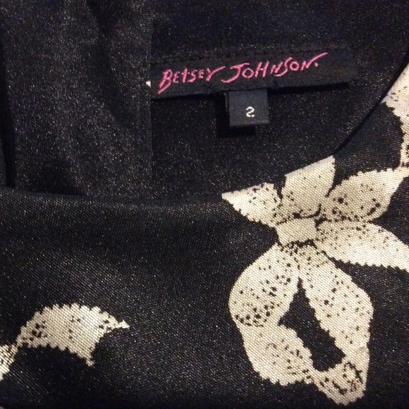 Betsey Johnson bow dress with pockets size 2 - Picture 3 of 3